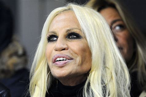 donatella versace e la sua imitazione|donatella versace meaning.